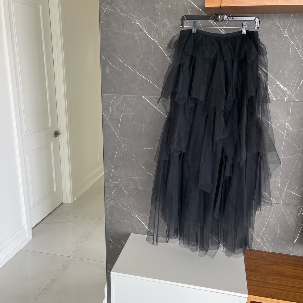 BCBGMAXAZRIA Elegant Black Layered Skirt